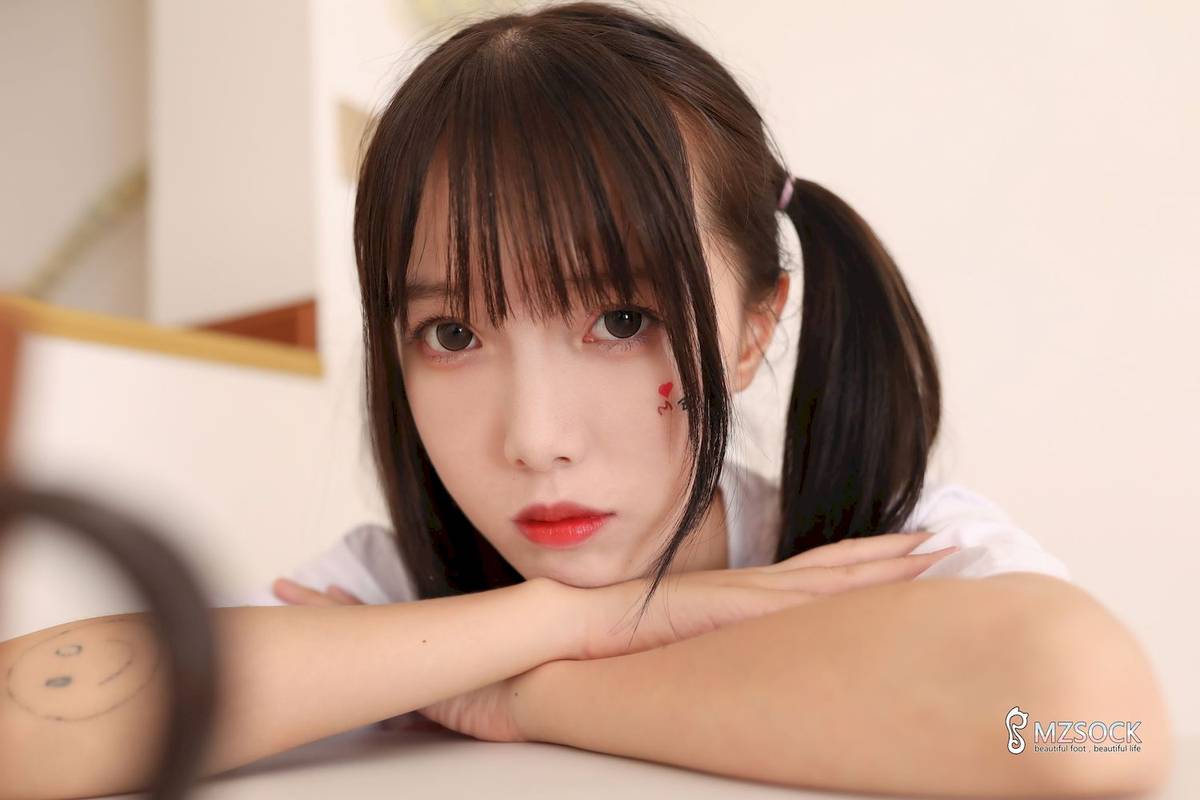 MZSOCK爱美足小妹樱子白色上衣牛仔裤足控写真-77