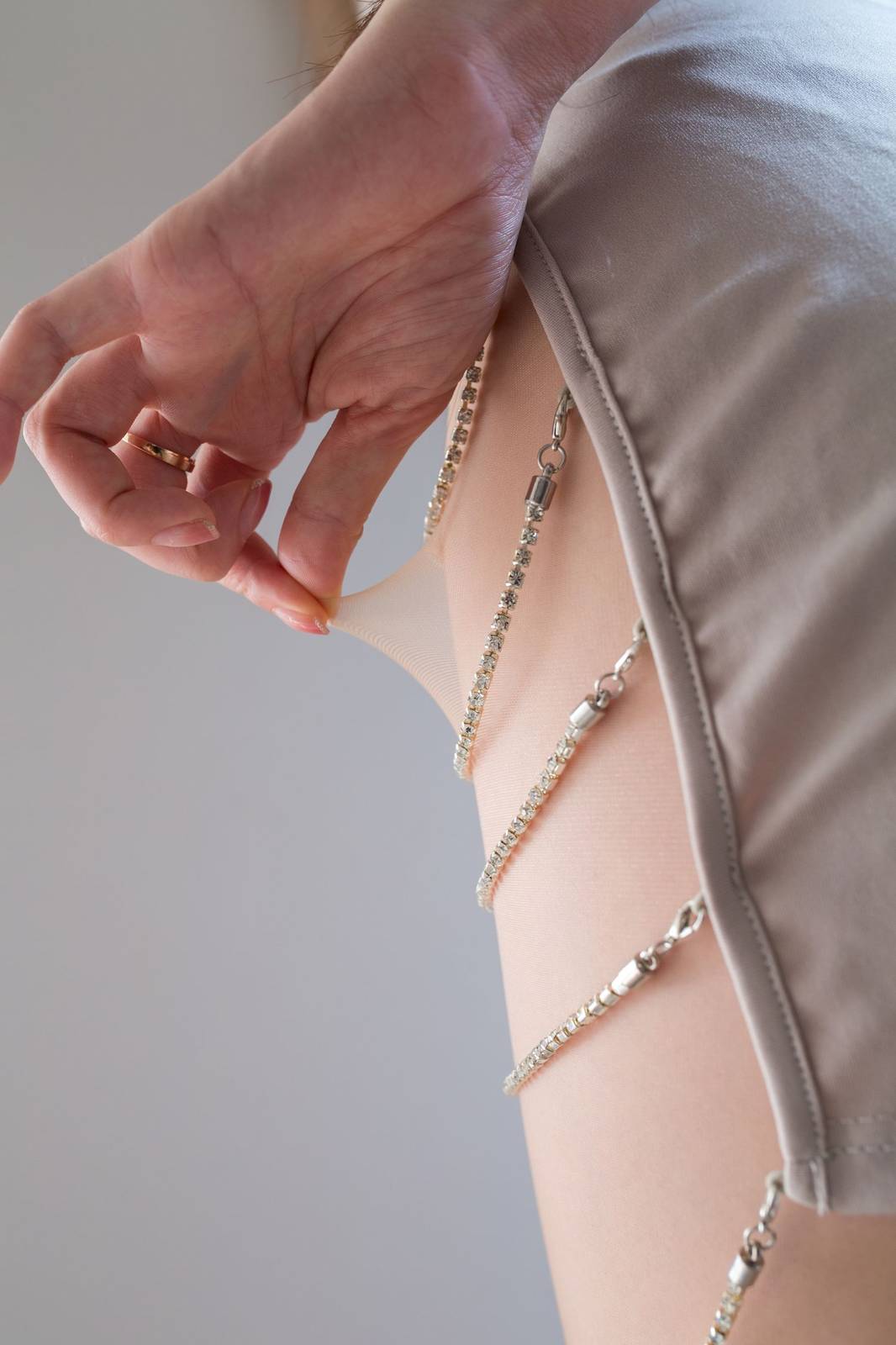 微密圈模特SIA不吃鱼露背短裙肉丝高跟性感写真-4