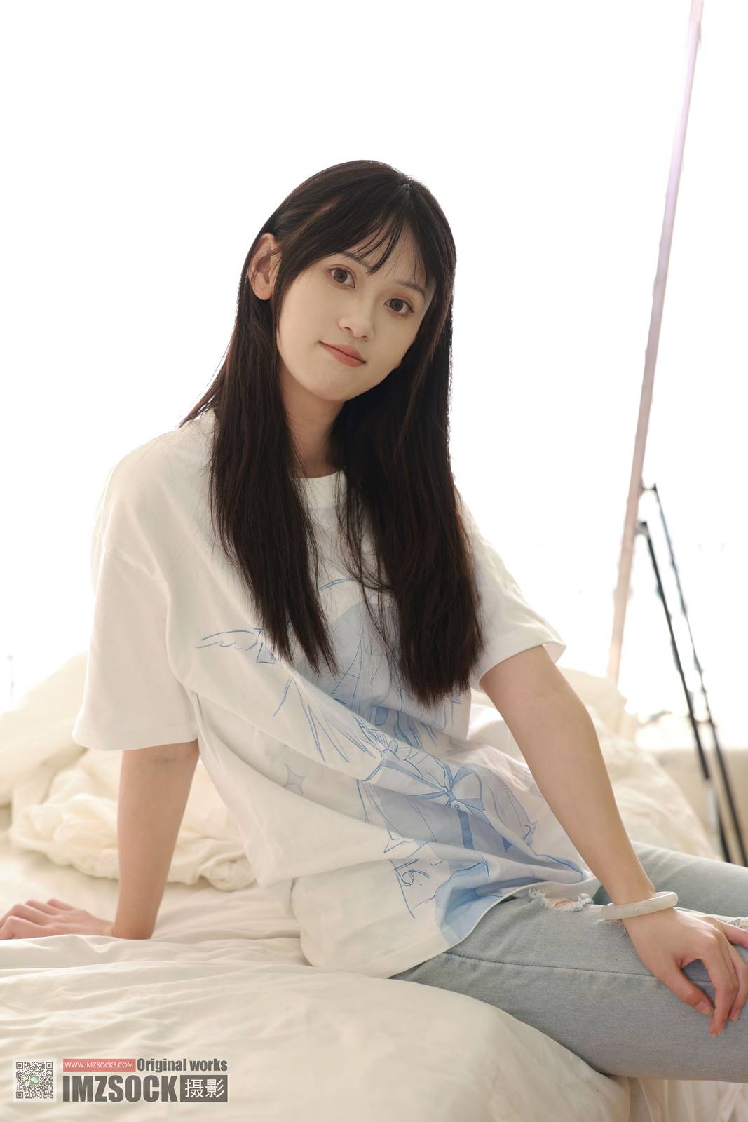 MZSOCK爱美足模特梦瑶白色T恤牛仔长裤阳光写真-12