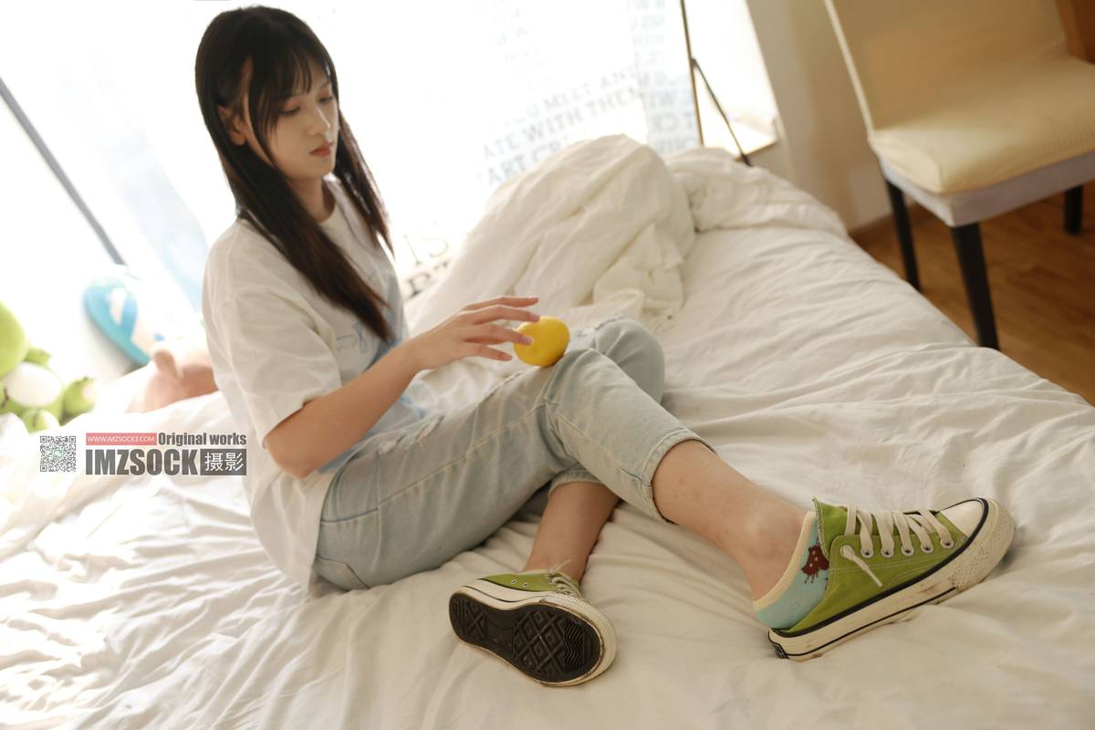 MZSOCK爱美足模特梦瑶白色T恤牛仔长裤阳光写真-33
