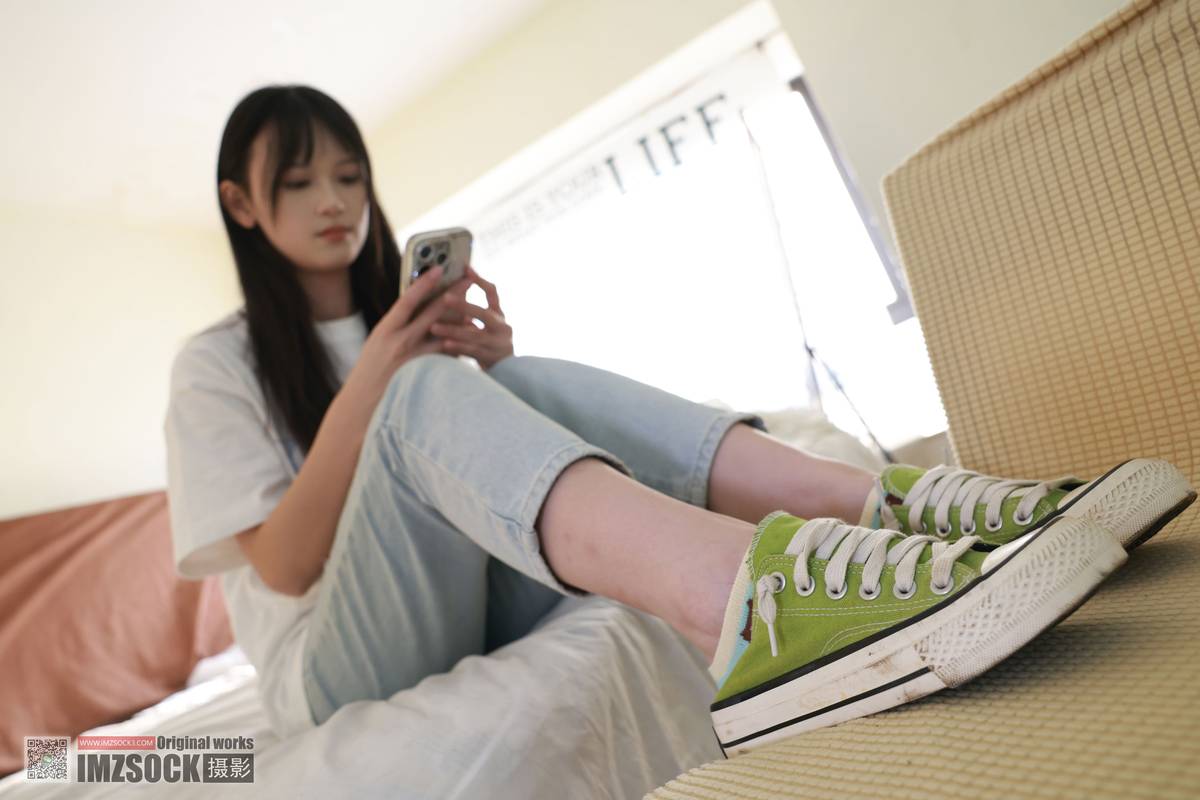 MZSOCK爱美足模特梦瑶白色T恤牛仔长裤阳光写真-55