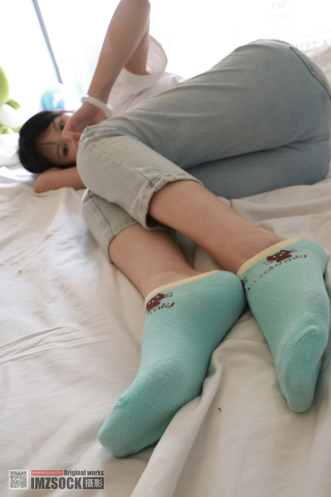 MZSOCK爱美足模特梦瑶白色T恤牛仔长裤阳光写真-80