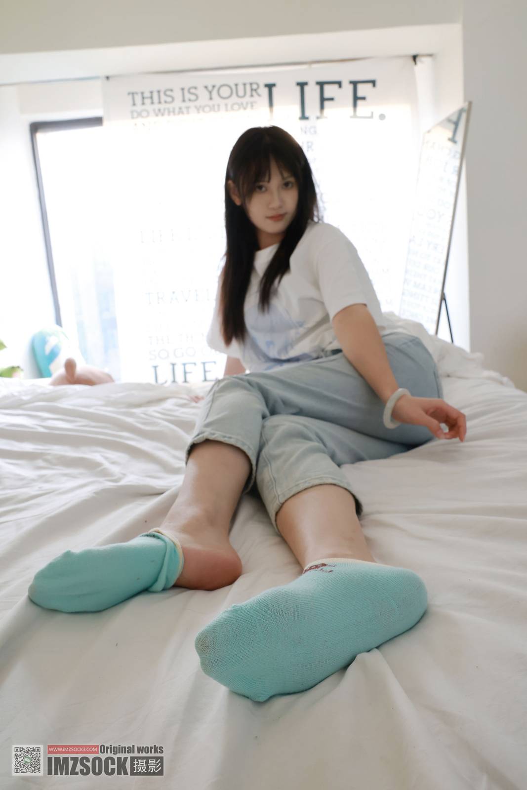 MZSOCK爱美足模特梦瑶白色T恤牛仔长裤阳光写真-94