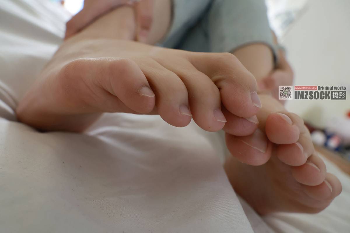 MZSOCK爱美足模特梦瑶白色T恤牛仔长裤阳光写真-125