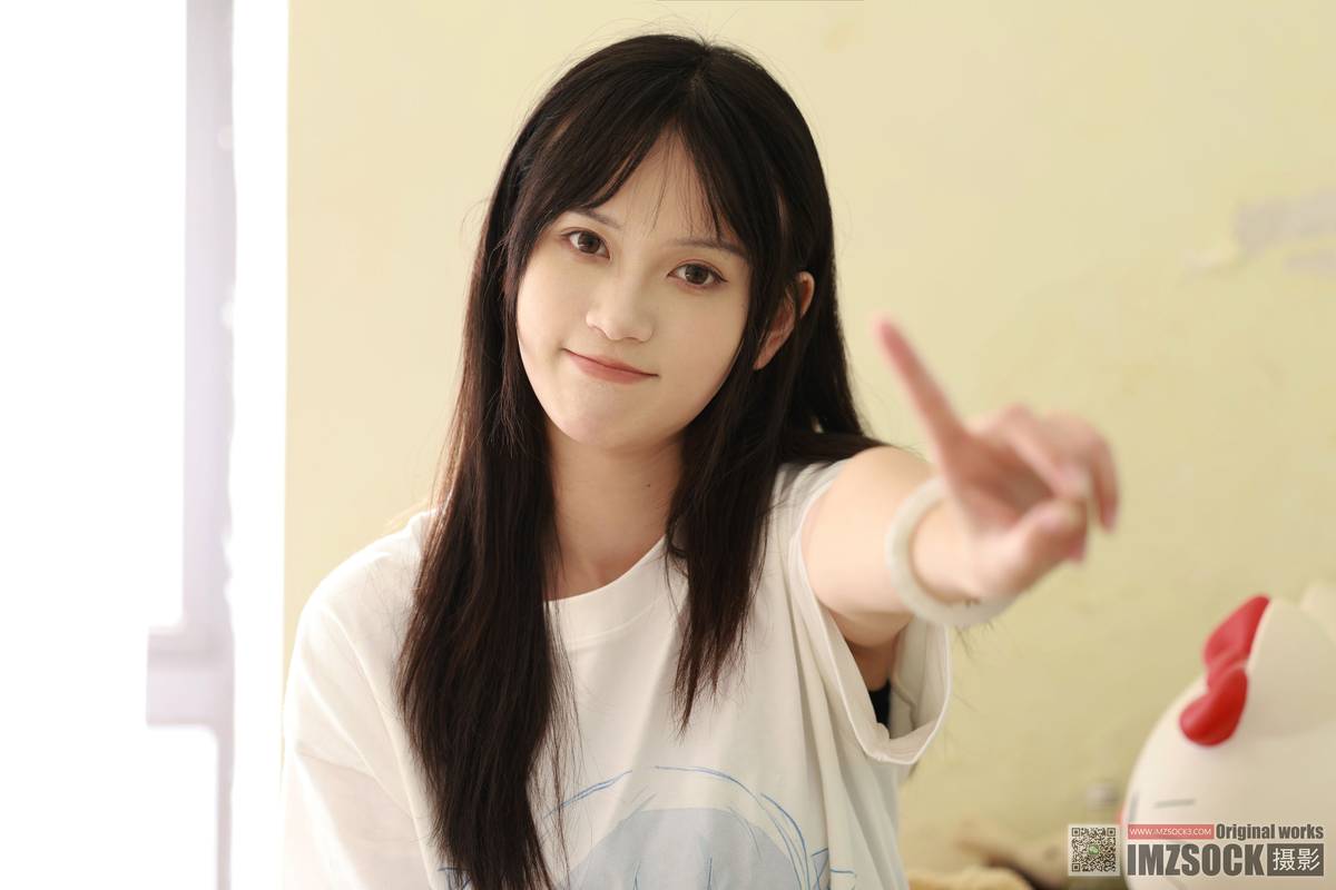 MZSOCK爱美足模特梦瑶白色T恤牛仔长裤阳光写真-142