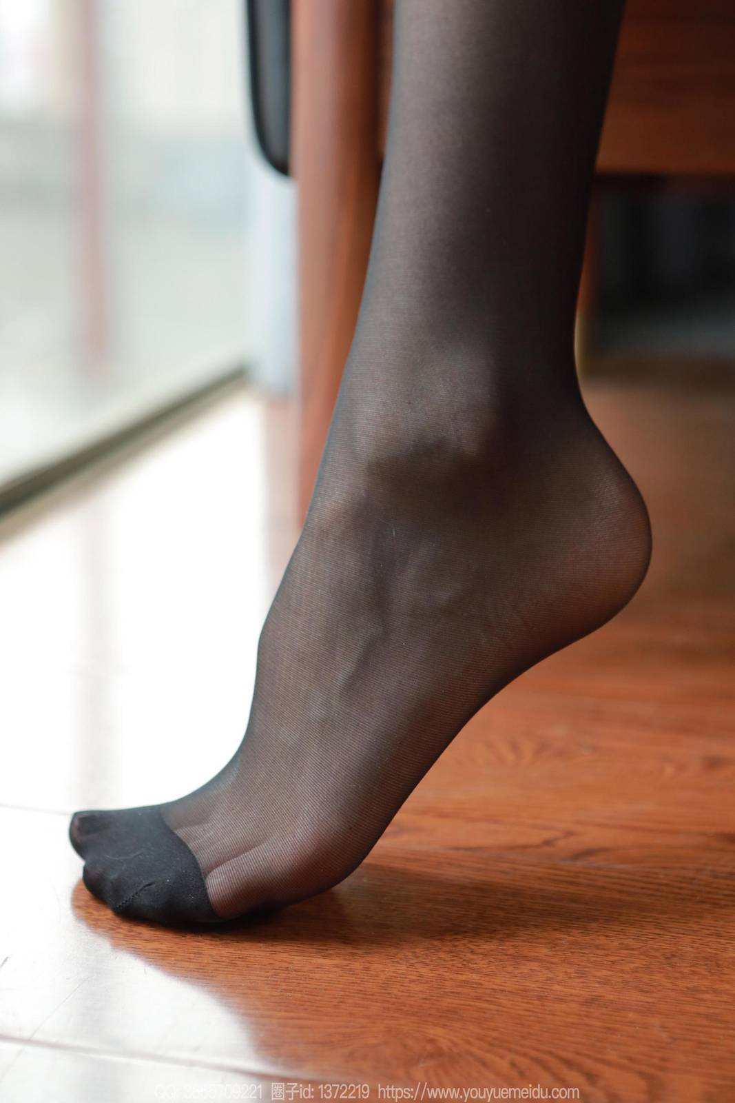 IESS异思趣向模特团团黑丝长腿女警制服室内写真-55