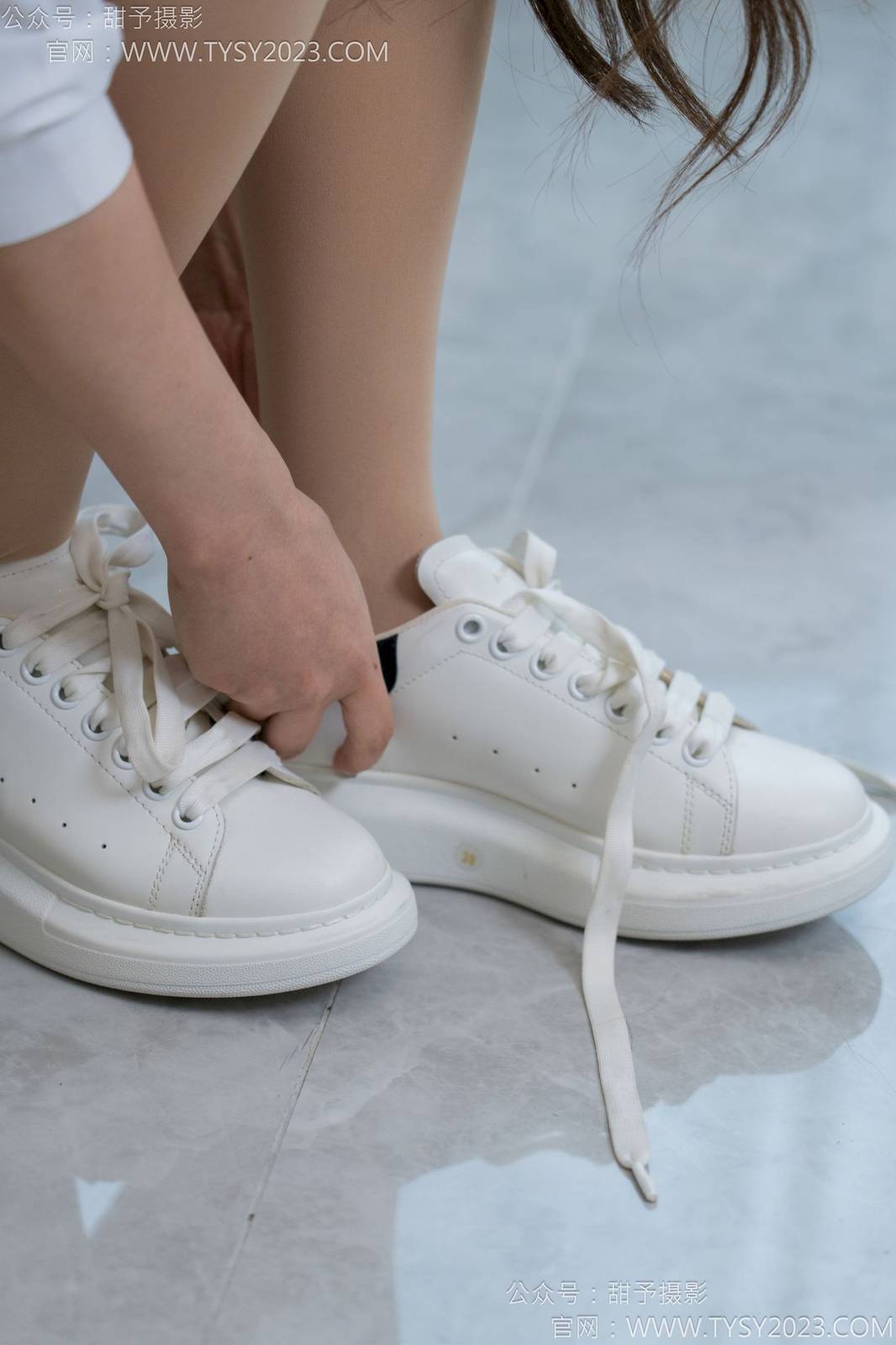 甜予摄影模特澜澜白衬衫包臀裙白领丽人系列写真-12