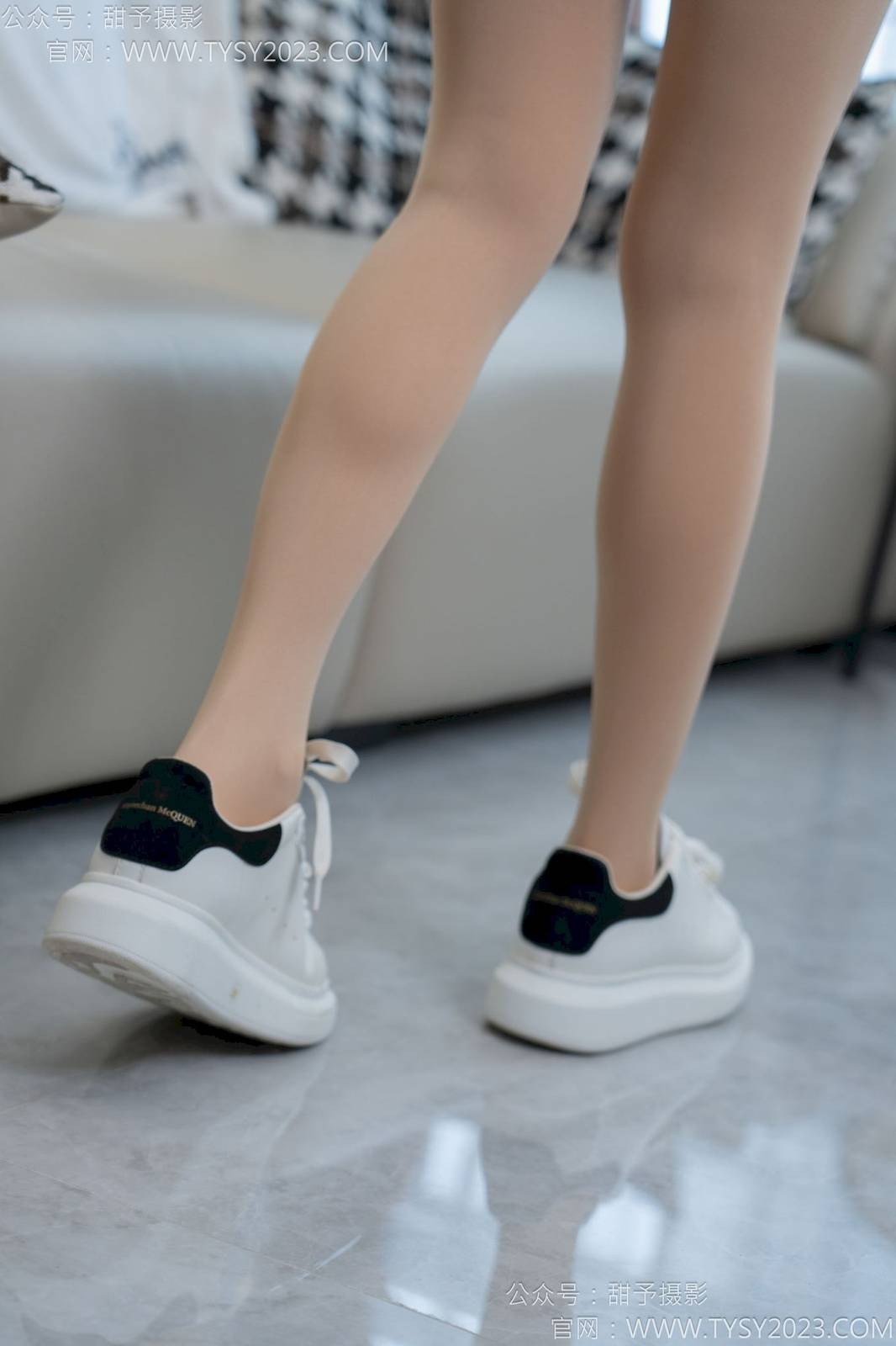 甜予摄影模特澜澜白衬衫包臀裙白领丽人系列写真-35