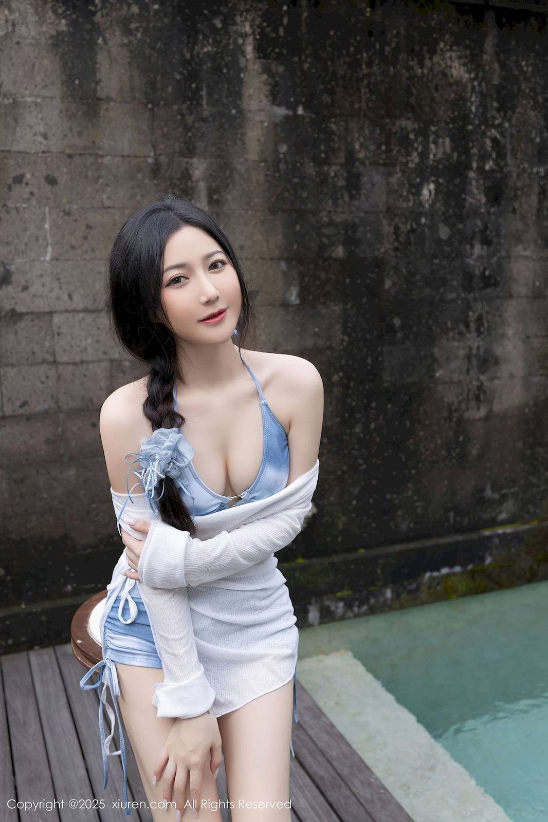 秀人网模特鱼子酱Fish蓝色比基尼婀娜身材印尼旅拍-11