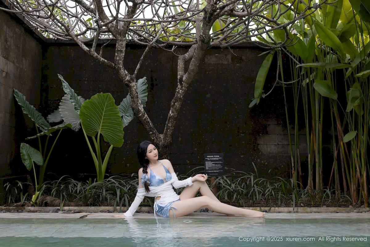 秀人网模特鱼子酱Fish蓝色比基尼婀娜身材印尼旅拍-45