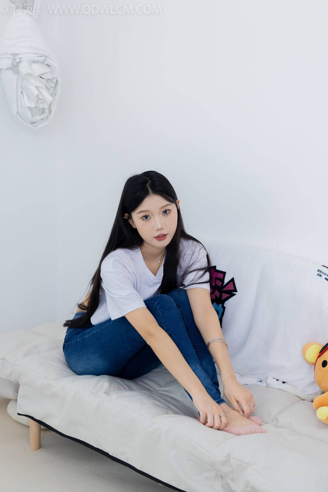 物恋传媒模特小竹白T恤牛仔裤居家女友主题写真-49