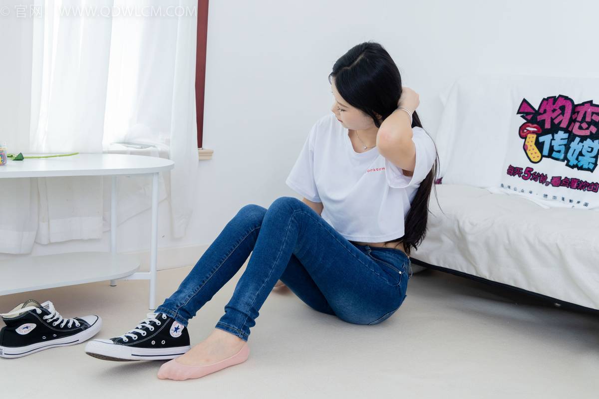 物恋传媒模特小竹白T恤牛仔裤居家女友主题写真-99