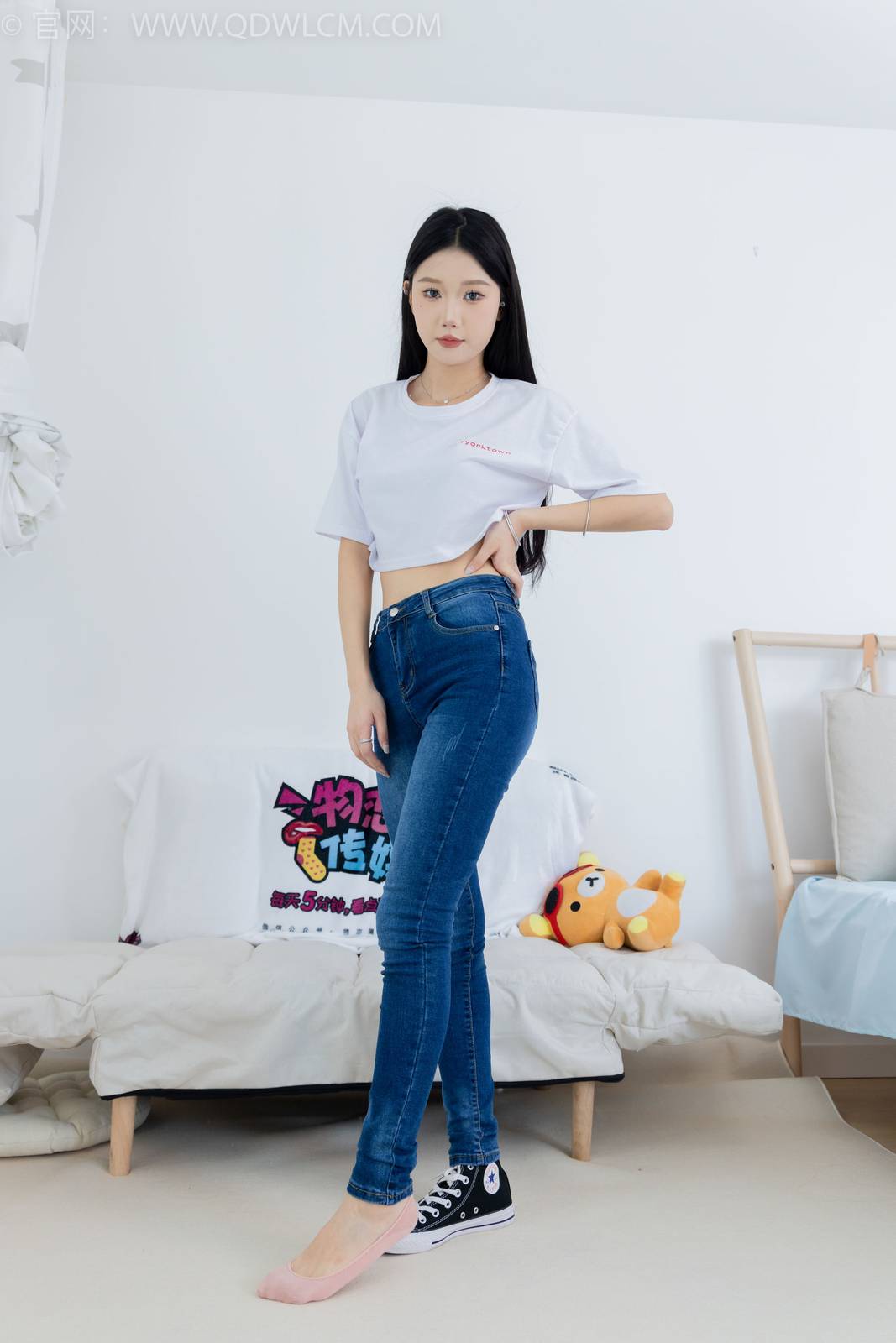 物恋传媒模特小竹白T恤牛仔裤居家女友主题写真-109