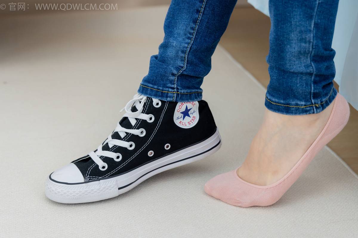 物恋传媒模特小竹白T恤牛仔裤居家女友主题写真-129