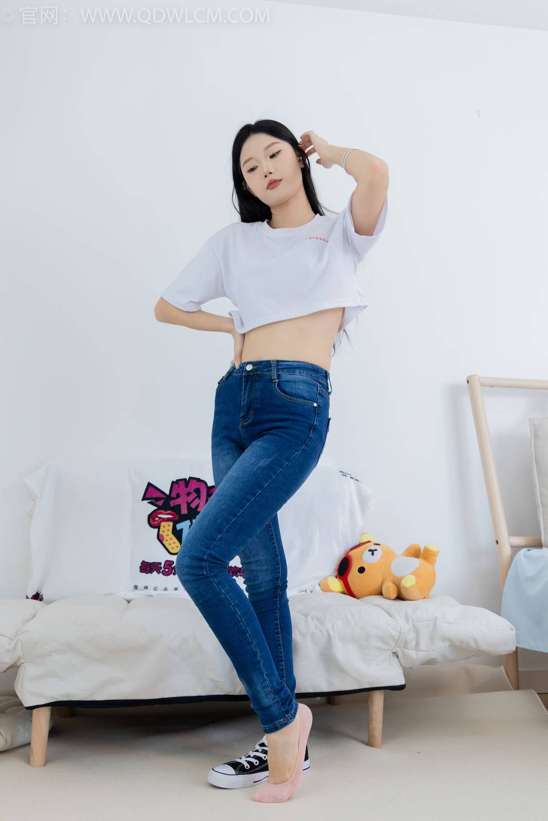 物恋传媒模特小竹白T恤牛仔裤居家女友主题写真-132