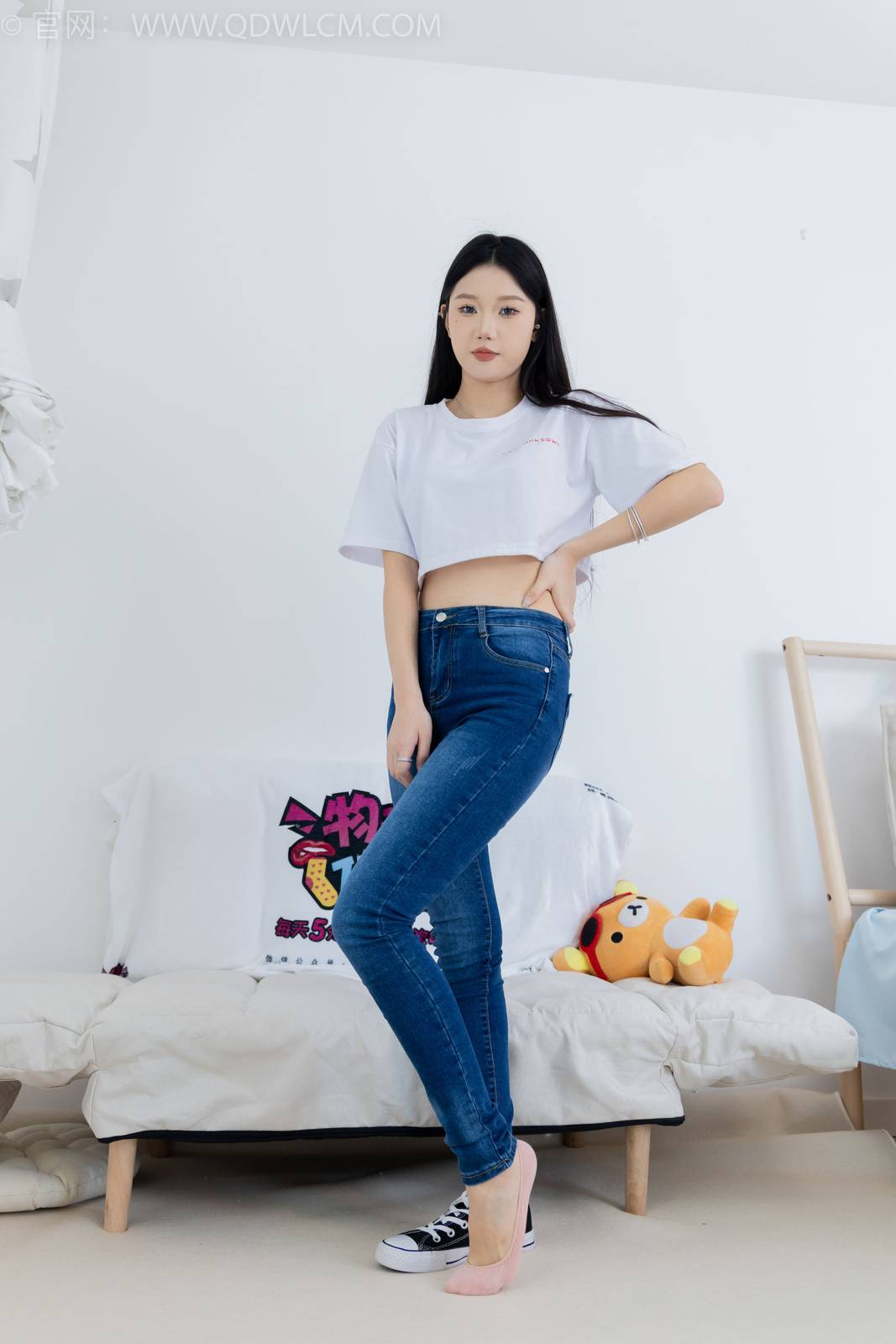 物恋传媒模特小竹白T恤牛仔裤居家女友主题写真-131