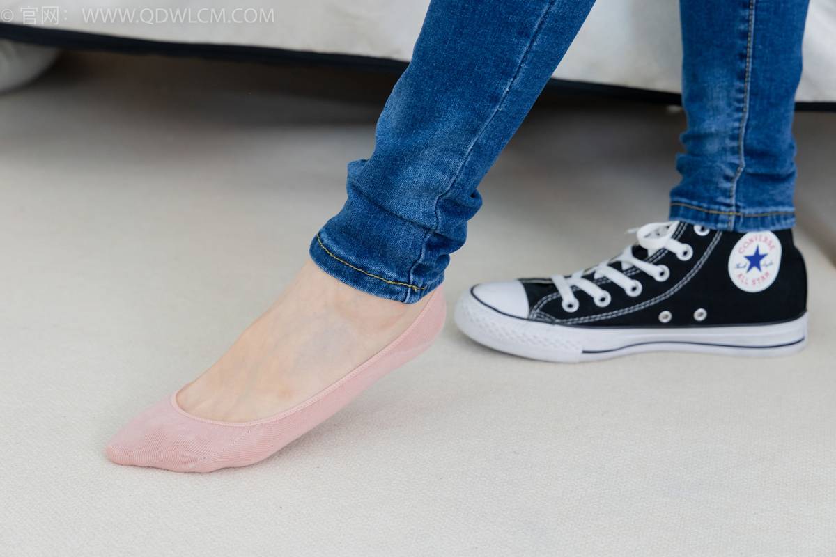 物恋传媒模特小竹白T恤牛仔裤居家女友主题写真-153