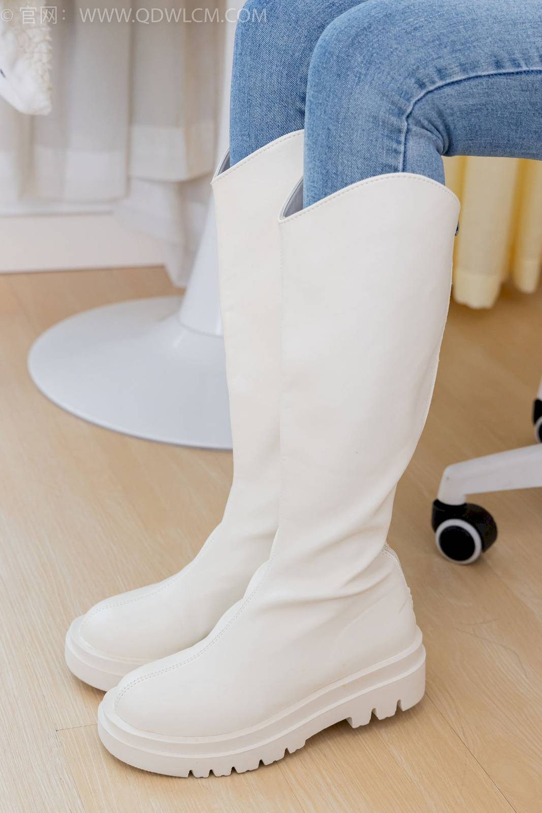 物恋传媒模特恬恬白色毛衣搭配牛仔裤居家写真-66