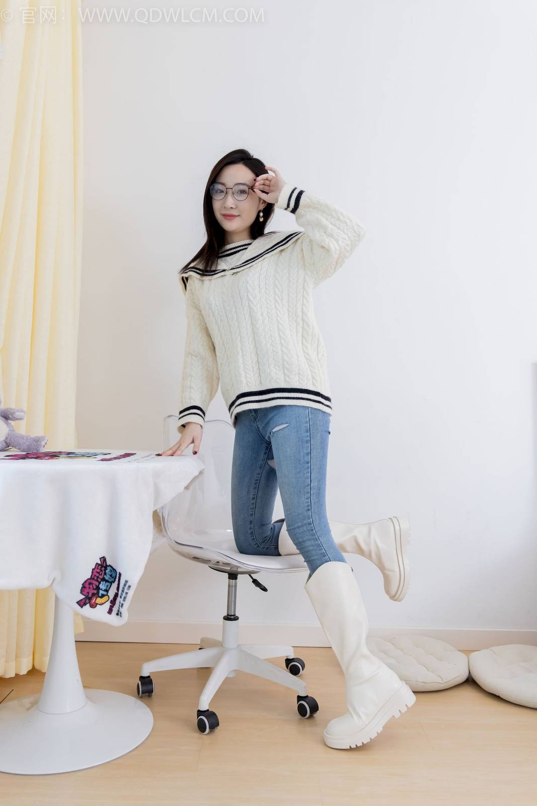 物恋传媒模特恬恬白色毛衣搭配牛仔裤居家写真-83