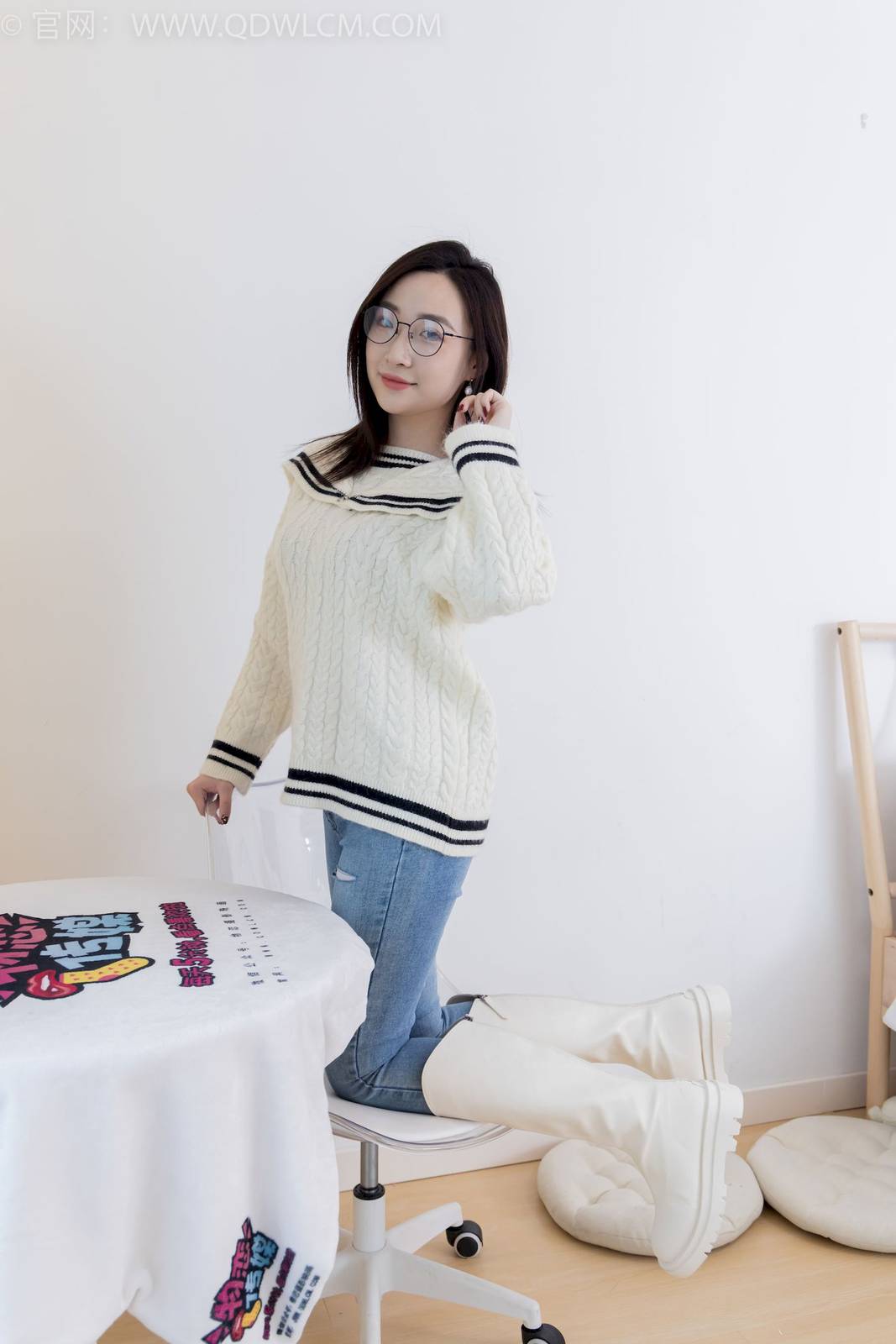 物恋传媒模特恬恬白色毛衣搭配牛仔裤居家写真-85