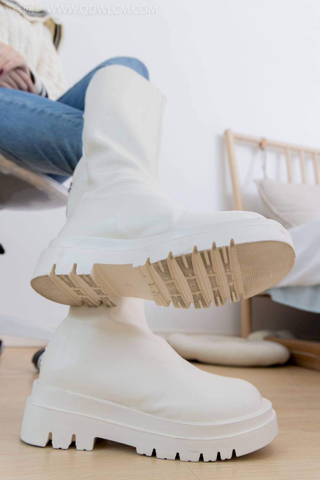 物恋传媒模特恬恬白色毛衣搭配牛仔裤居家写真-92