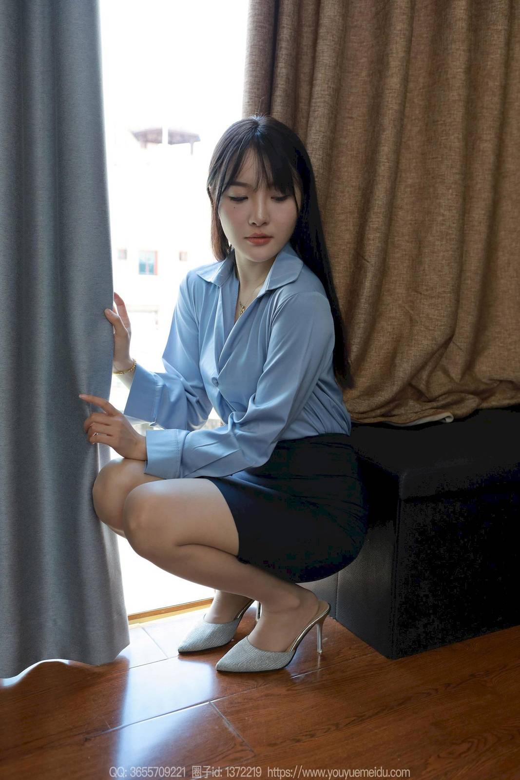 IESS异思趣向模特婉萍蓝色衬衣肉色丝袜清纯写真-18