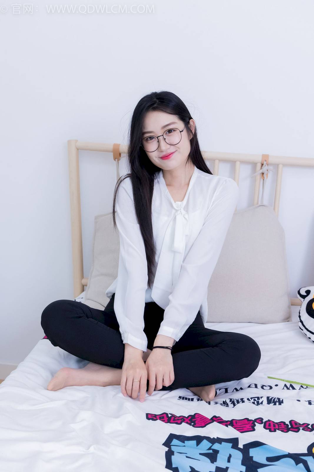 物恋传媒模特小敏白上衣黑色长裤职场丽人写真-34