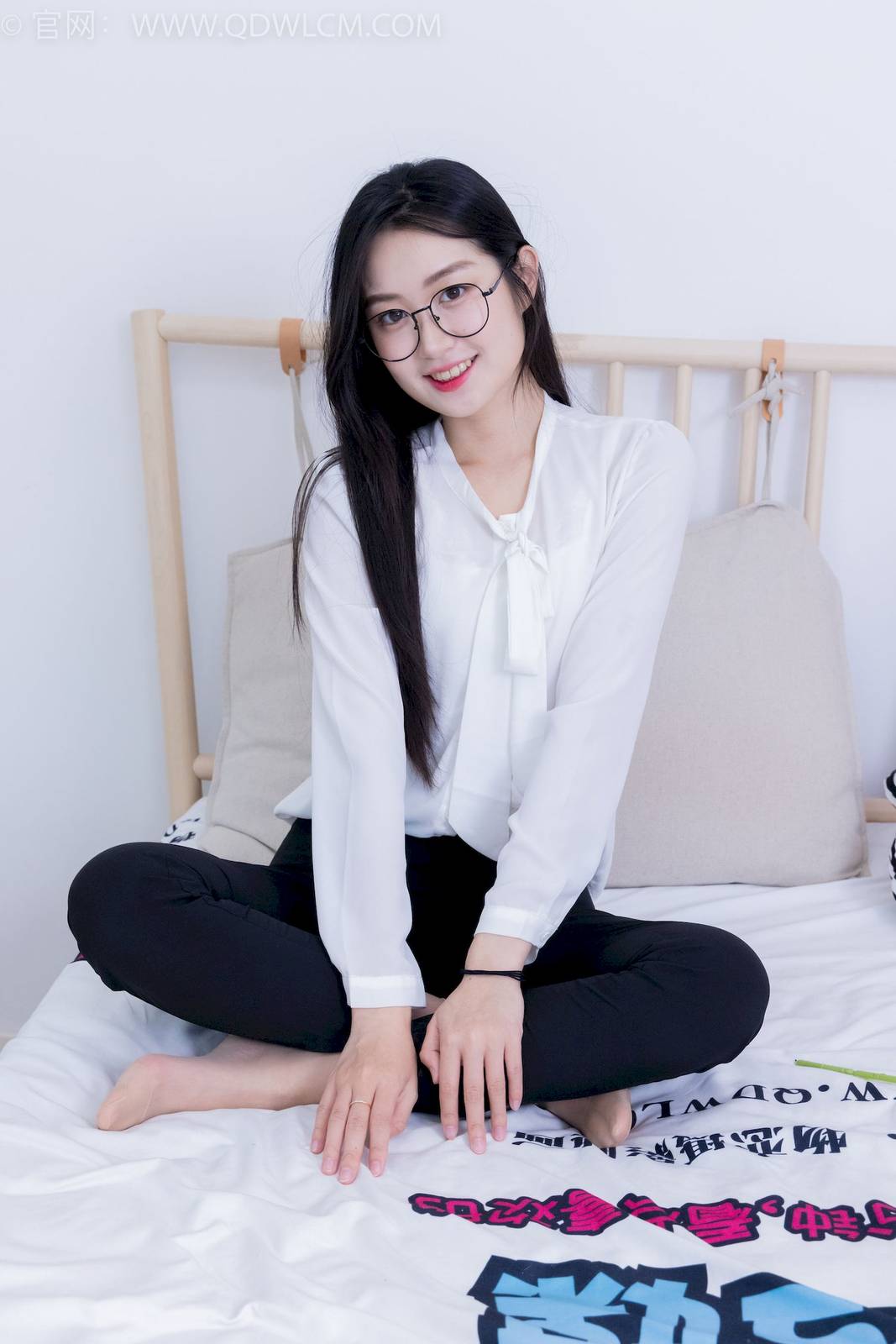 物恋传媒模特小敏白上衣黑色长裤职场丽人写真-36