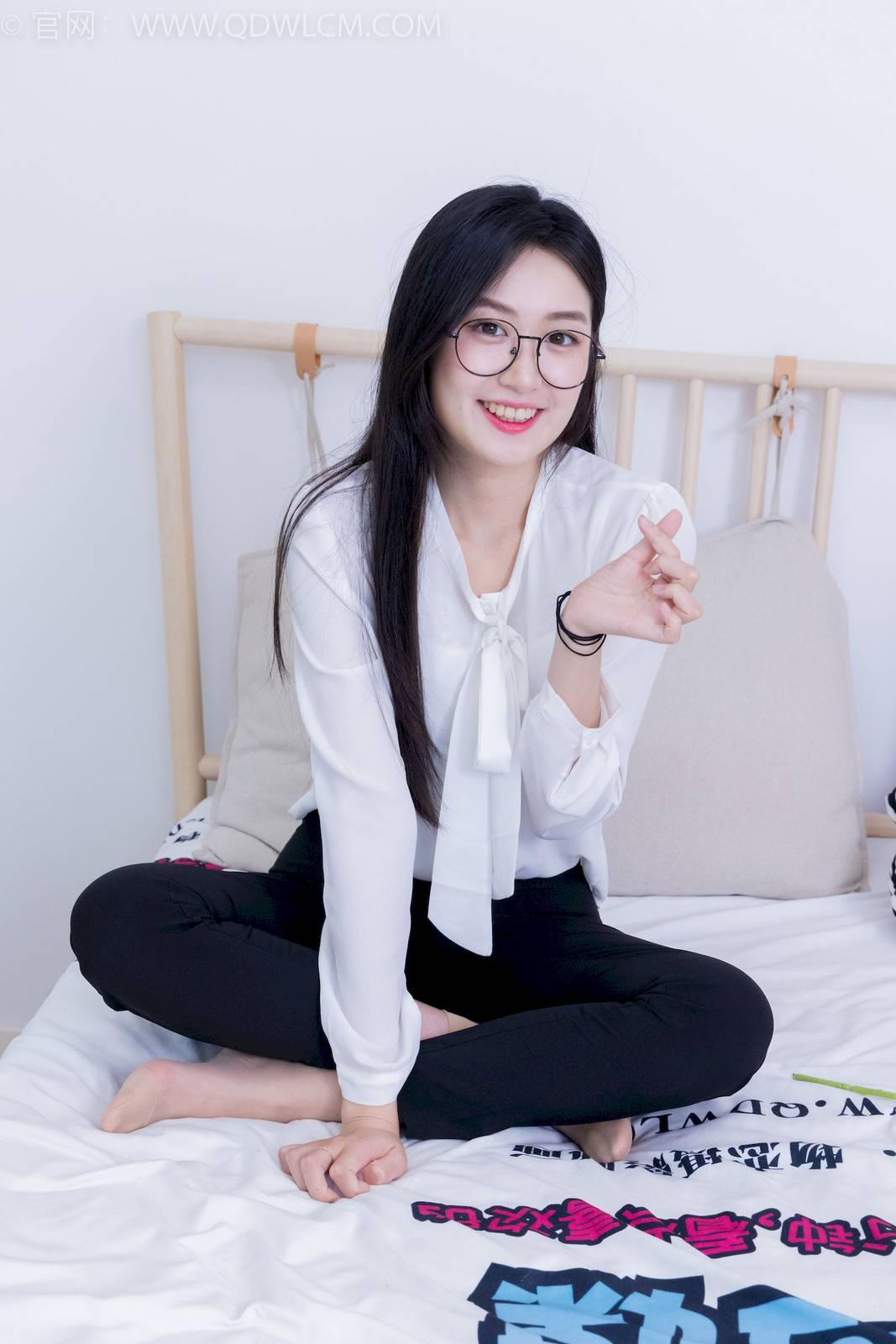 物恋传媒模特小敏白上衣黑色长裤职场丽人写真-38