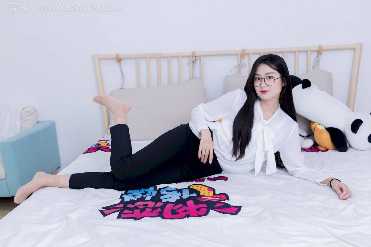 物恋传媒模特小敏白上衣黑色长裤职场丽人写真-52