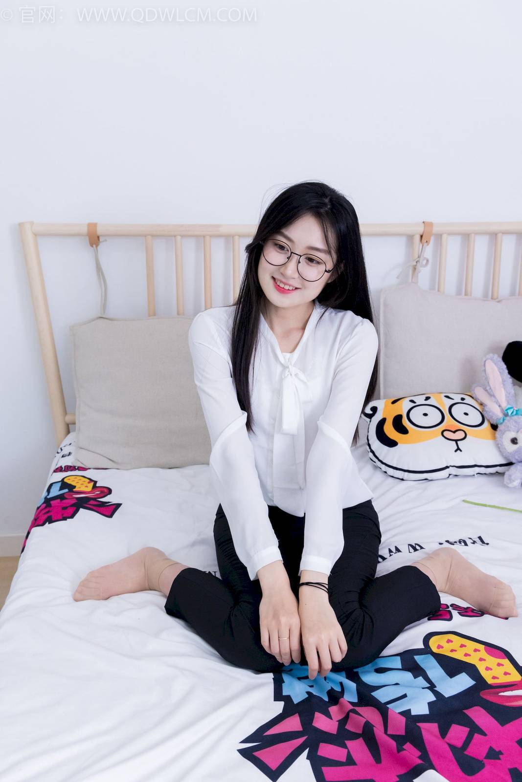 物恋传媒模特小敏白上衣黑色长裤职场丽人写真-64