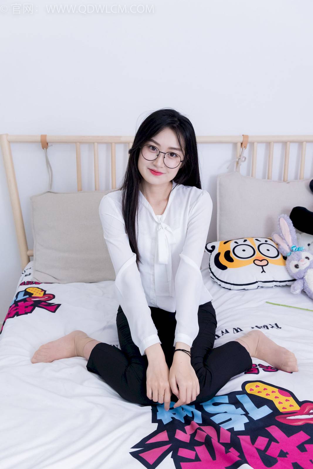 物恋传媒模特小敏白上衣黑色长裤职场丽人写真-62