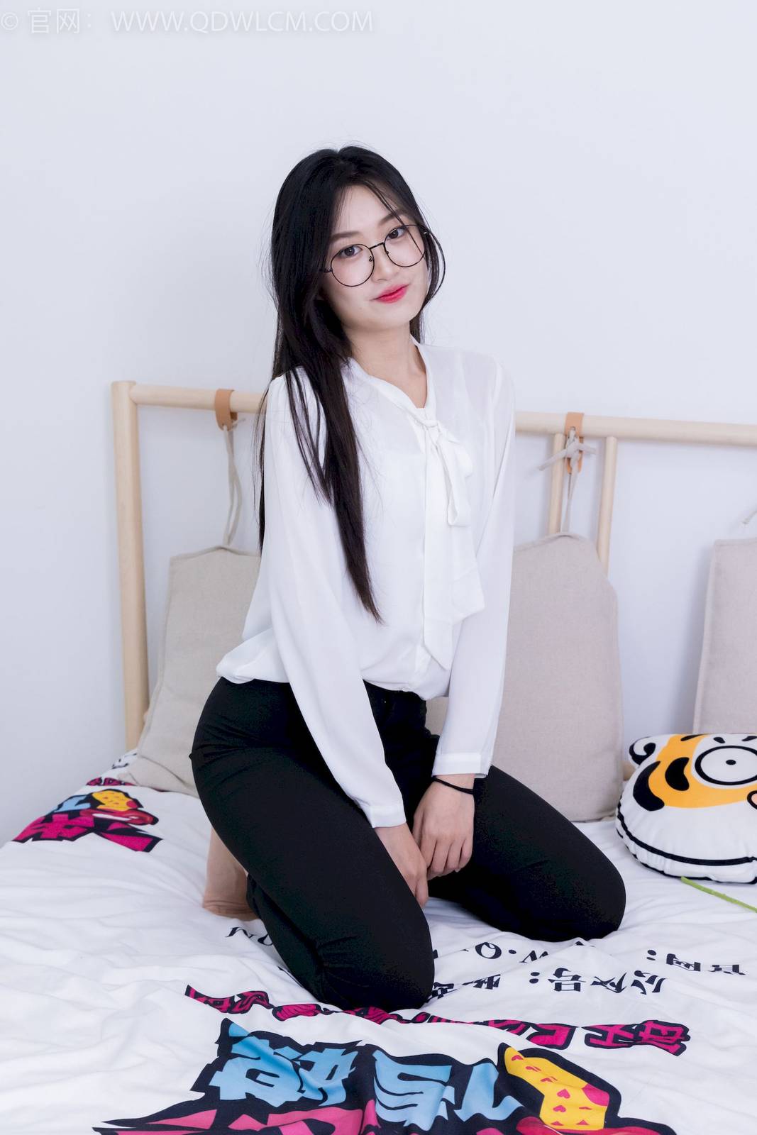 物恋传媒模特小敏白上衣黑色长裤职场丽人写真-78