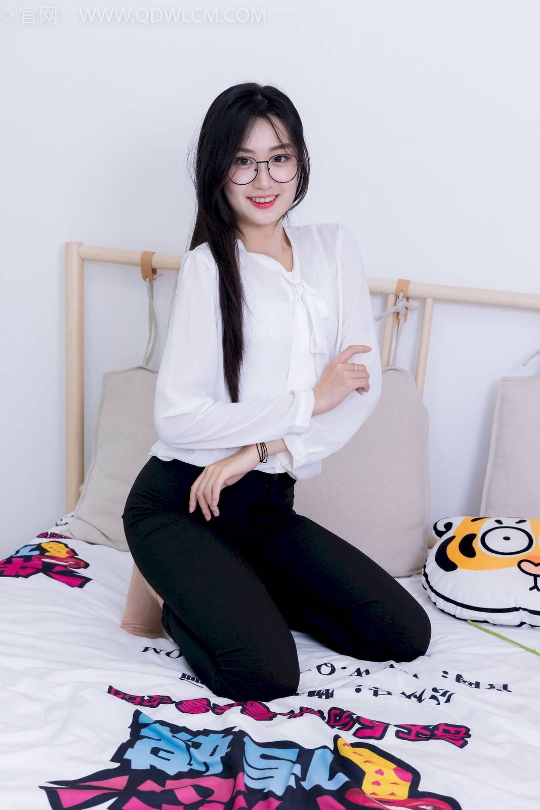 物恋传媒模特小敏白上衣黑色长裤职场丽人写真-82