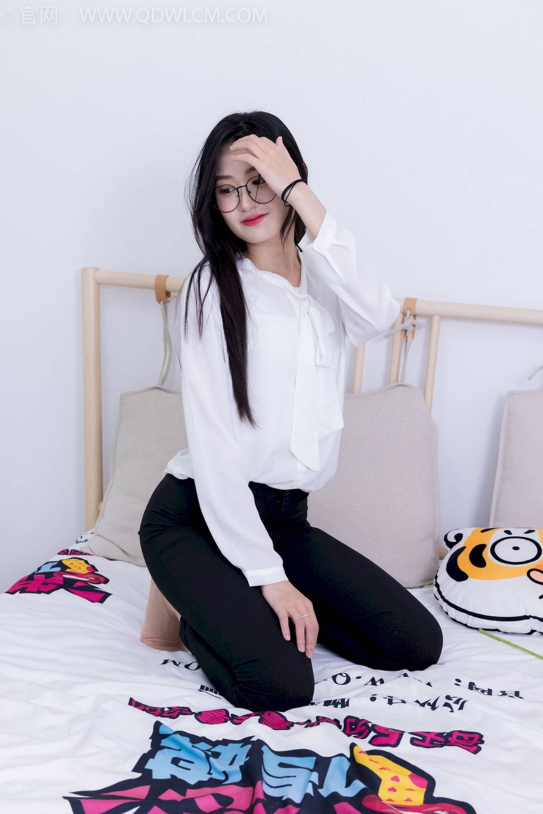 物恋传媒模特小敏白上衣黑色长裤职场丽人写真-81