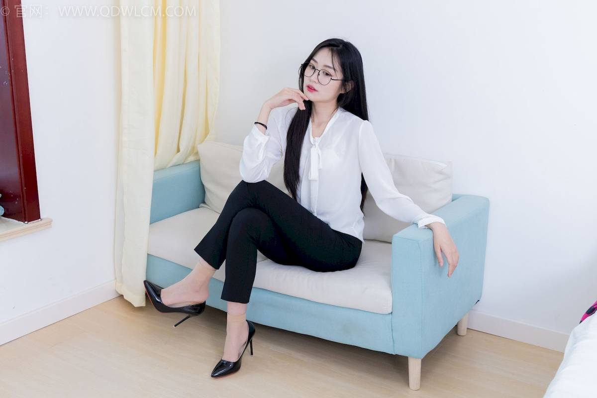 物恋传媒模特小敏白上衣黑色长裤职场丽人写真-117