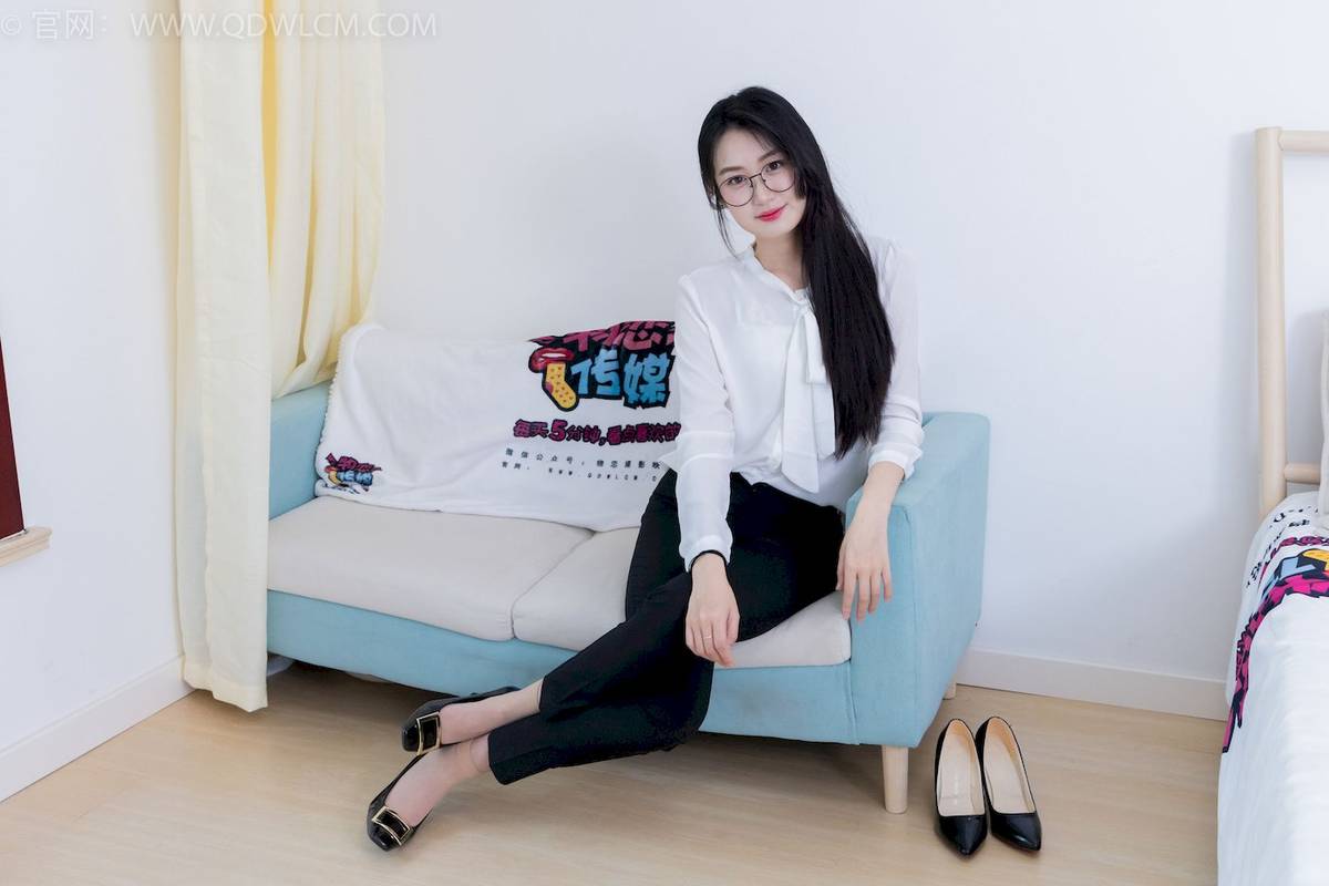 物恋传媒模特小敏白上衣黑色长裤职场丽人写真-154