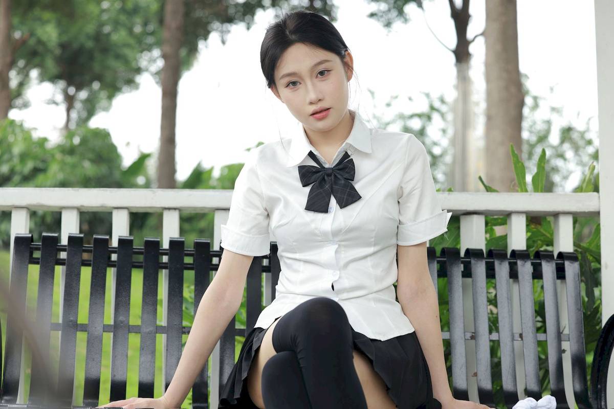 MZSOCK爱美足模特妍妍白色上衣户外黑丝系列写真-8