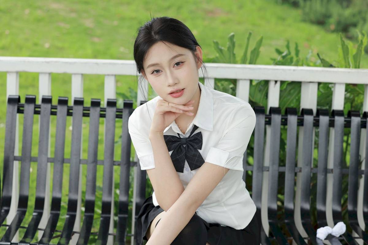 MZSOCK爱美足模特妍妍白色上衣户外黑丝系列写真-7