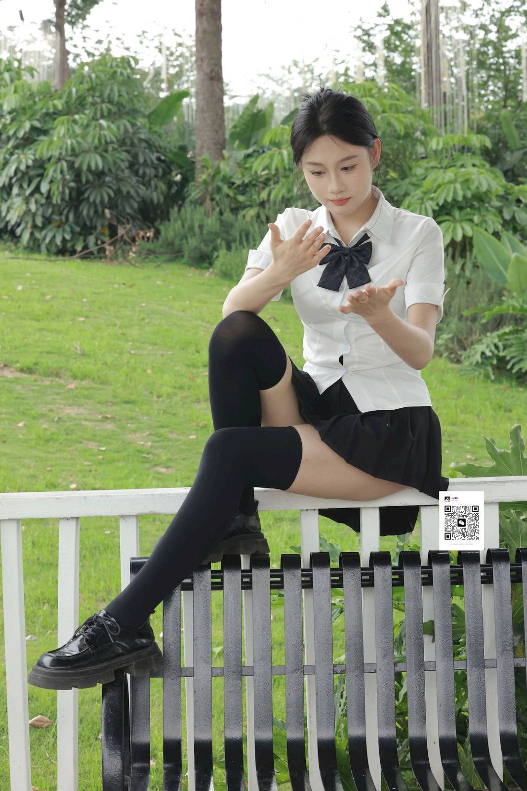 MZSOCK爱美足模特妍妍白色上衣户外黑丝系列写真-21