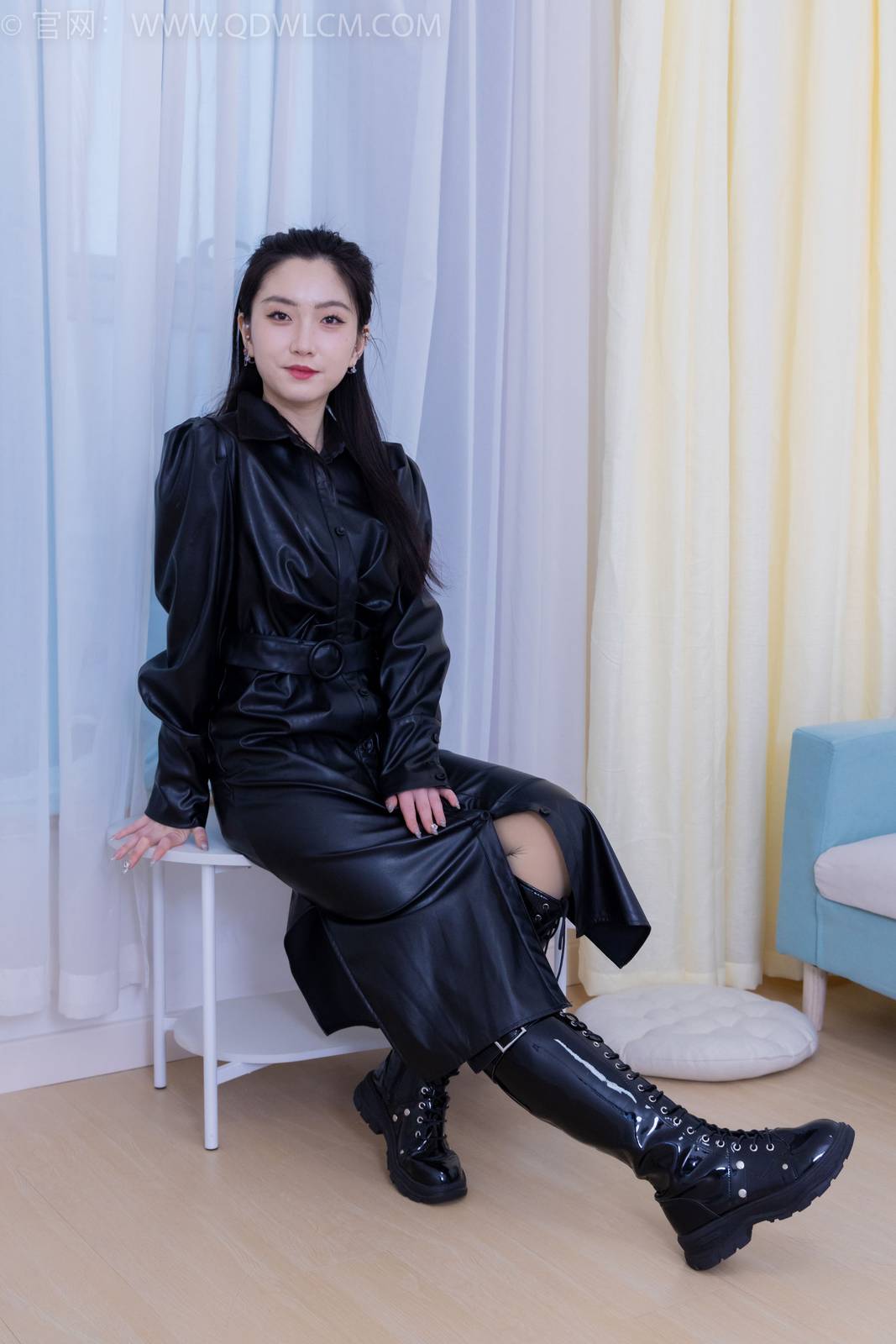 物恋传媒冰山美人川川黑丝美腿黑色皮衣冷艳写真-81