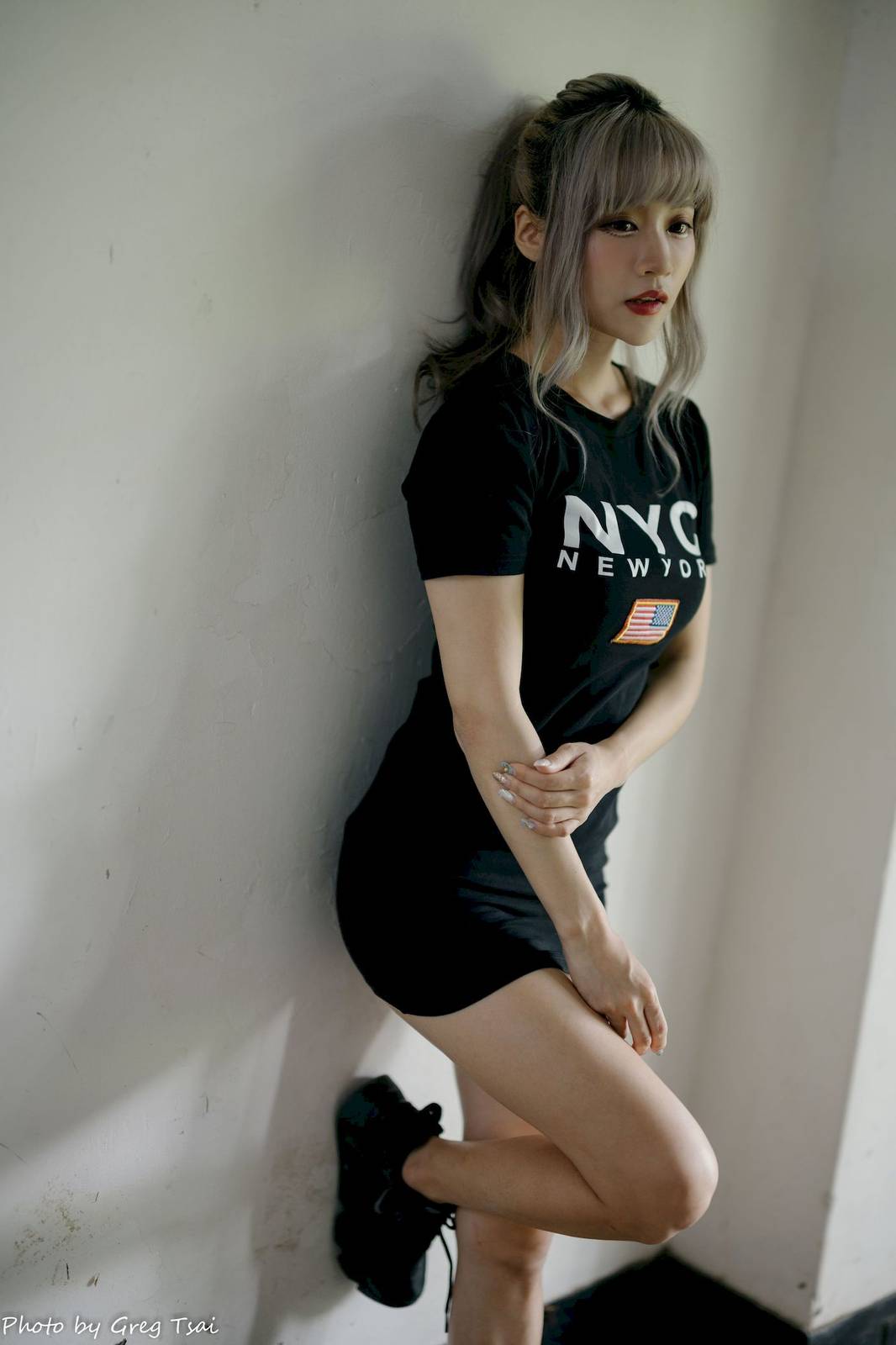 凯云黑色短裙修长美腿巧语嫣然运动风户外写真-5