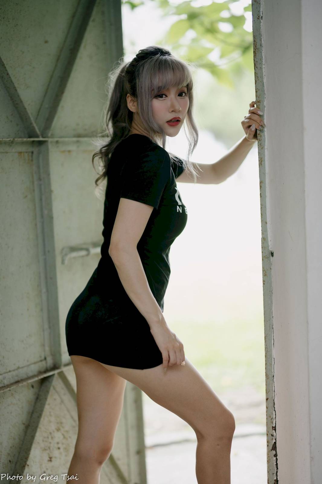 凯云黑色短裙修长美腿巧语嫣然运动风户外写真-12