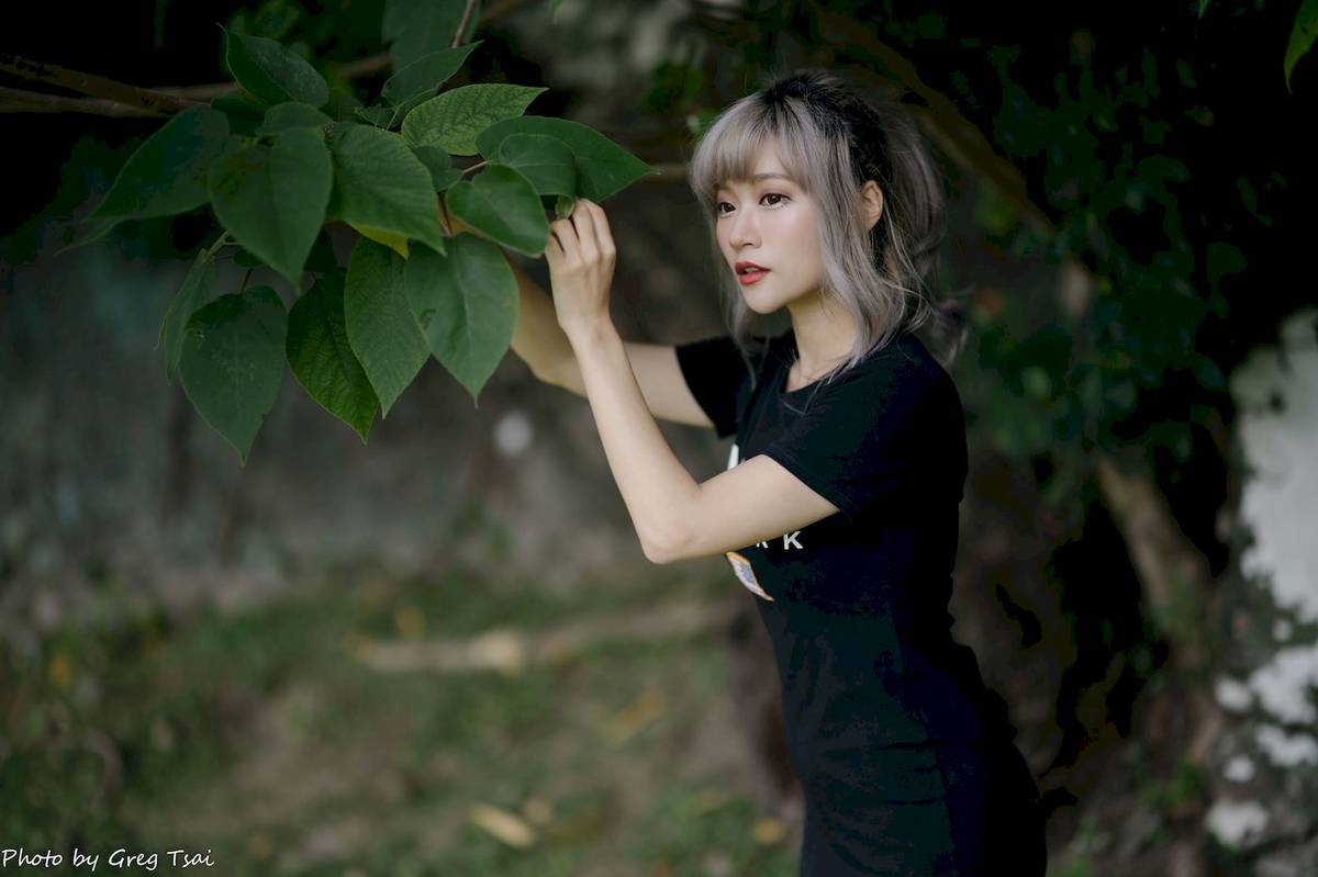 凯云黑色短裙修长美腿巧语嫣然运动风户外写真-24