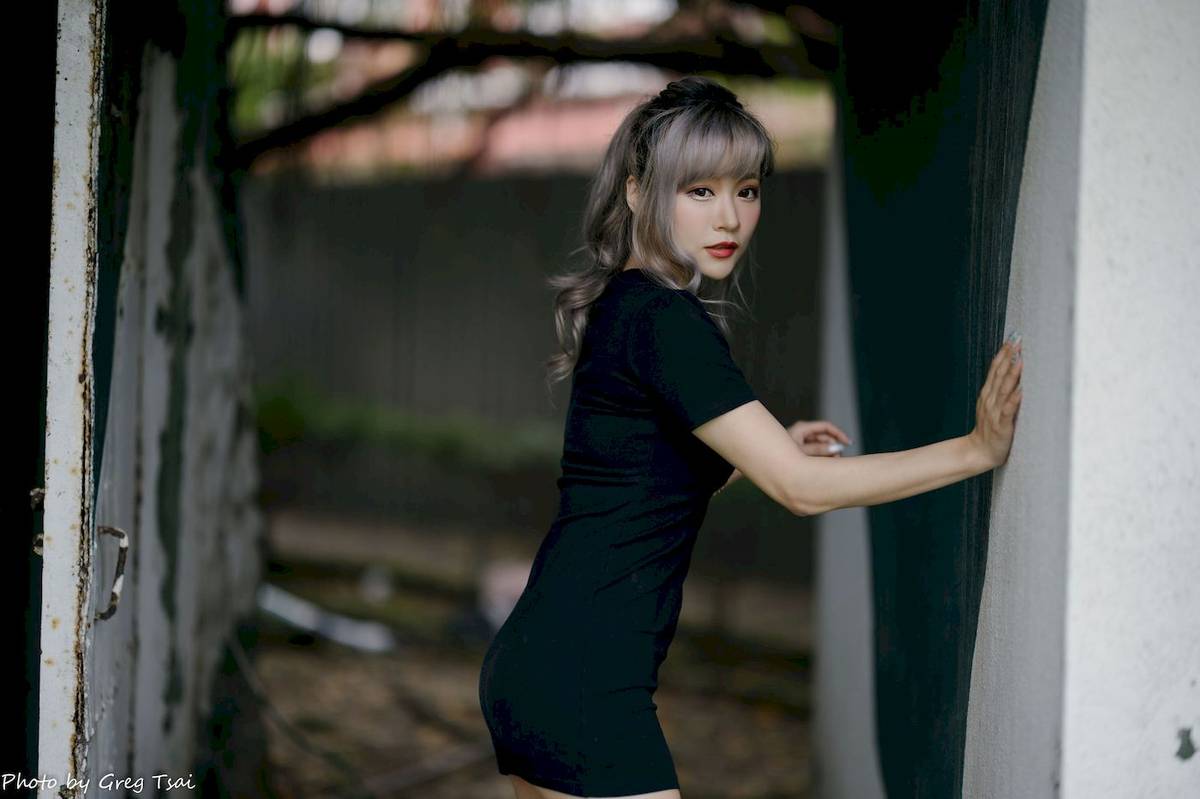 凯云黑色短裙修长美腿巧语嫣然运动风户外写真-28