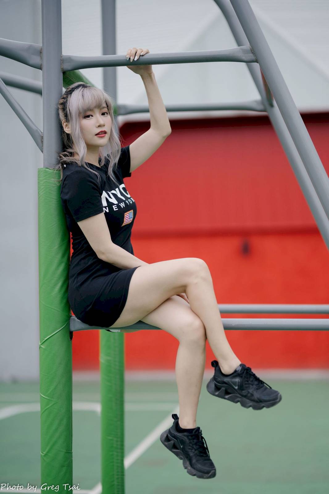 凯云黑色短裙修长美腿巧语嫣然运动风户外写真-56