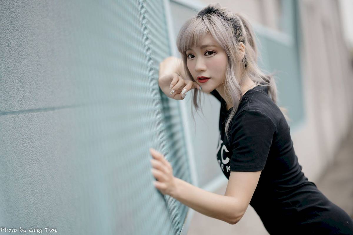 凯云黑色短裙修长美腿巧语嫣然运动风户外写真-84