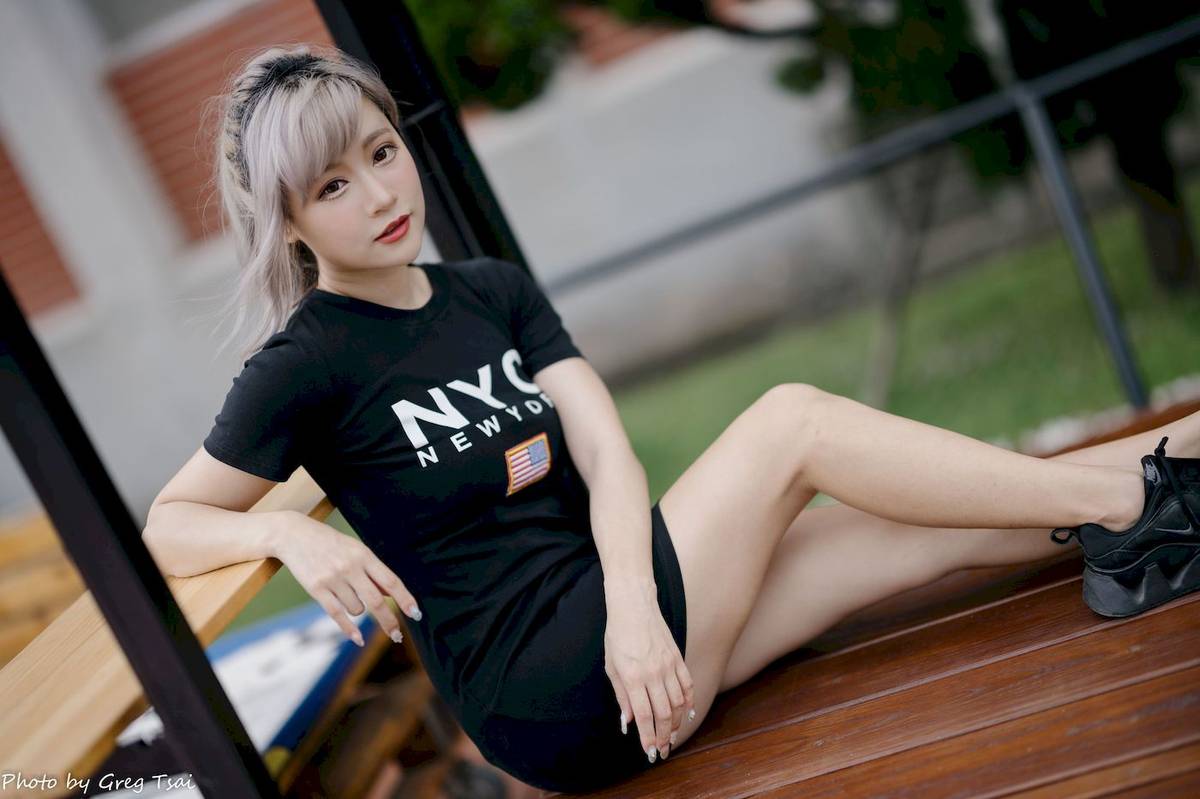 凯云黑色短裙修长美腿巧语嫣然运动风户外写真-94