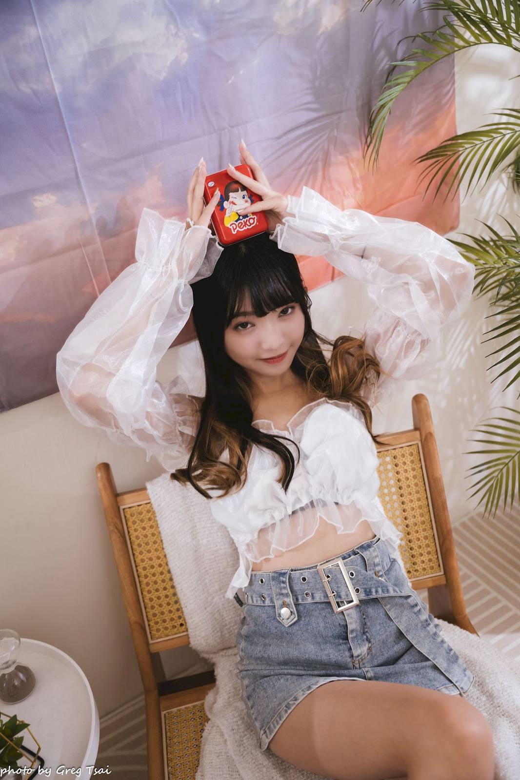 性感少女小穎蕾丝上衣牛仔短裙手握小吉他写真-46