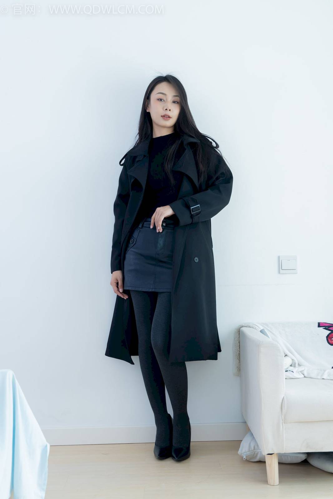 物恋传媒模特岚岚黑色风衣厚灰丝居家知性写真-91